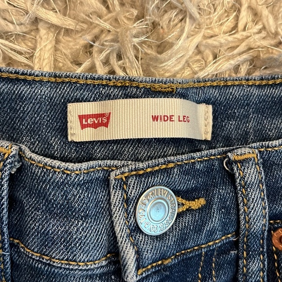 Levi’s Wide Leg. Size 12. - Picture 2 of 5